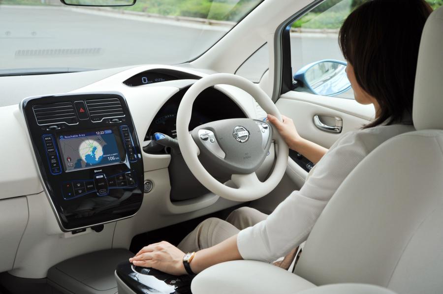  Nissan Leaf 2010 года  (фото 29 из 77)